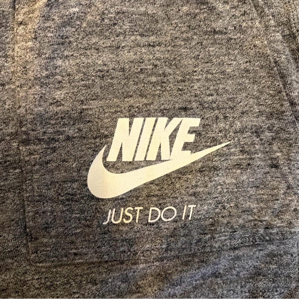 Grey Nike shorts - Picture 3 of 4